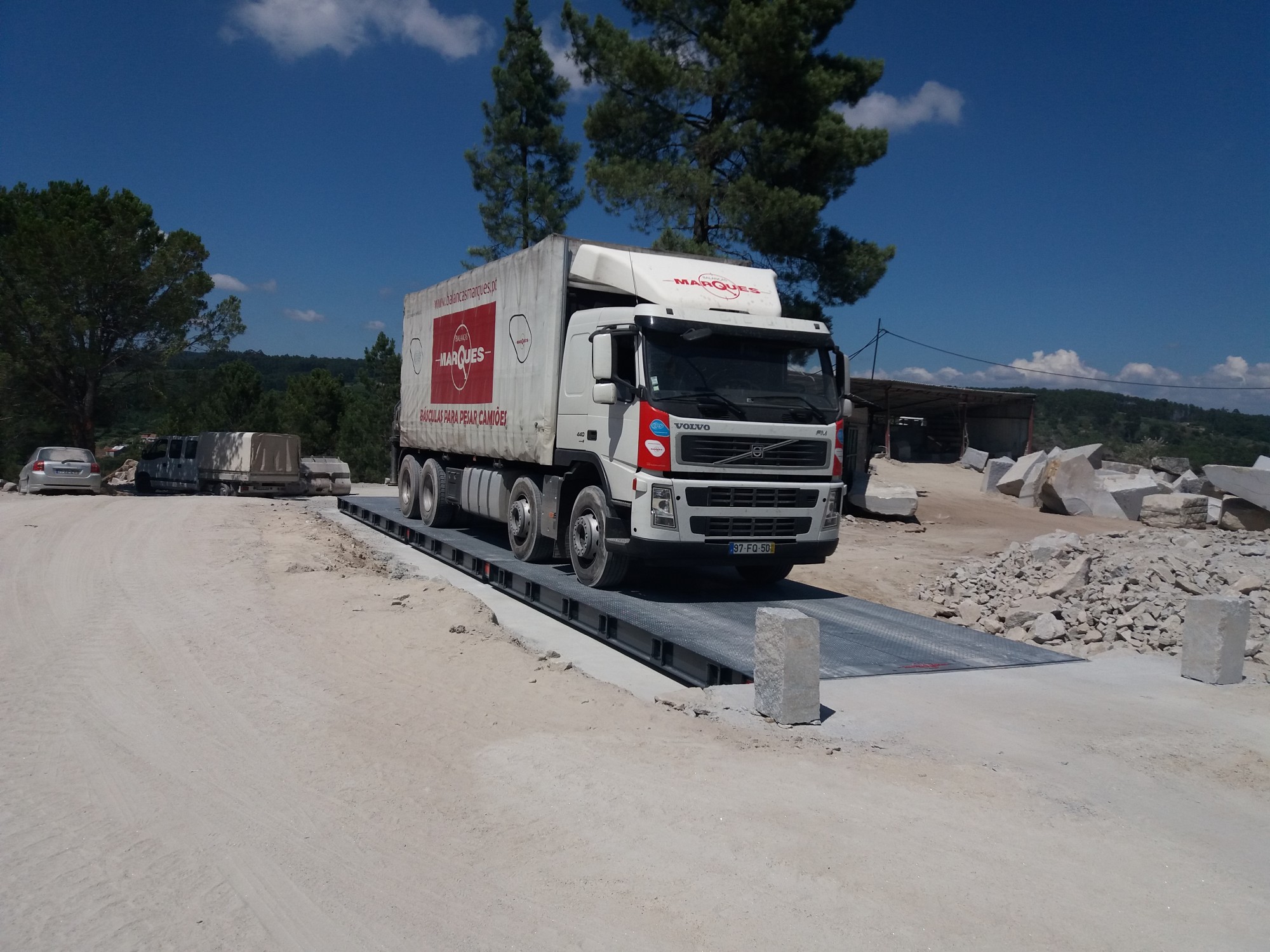 Surcharge des camions : conséquences et prévention